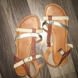 Cute sandlas size 6 1/2 or 36